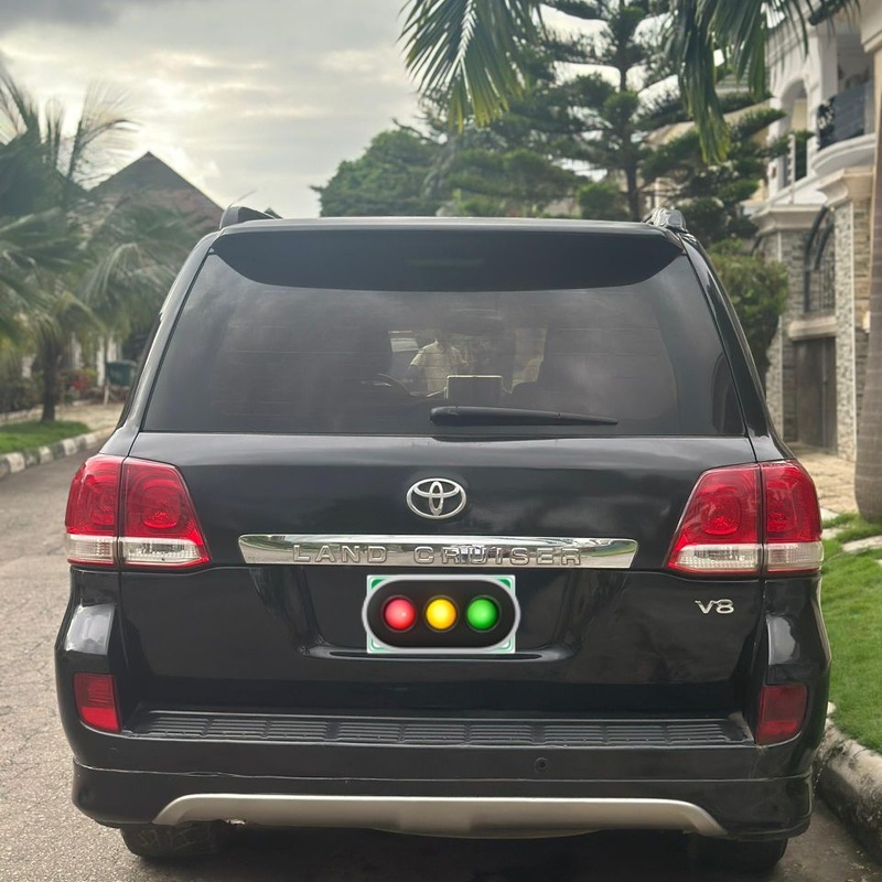 Neatly Maintained Toyota Landcruiser Jeep for Sell In Abuja image