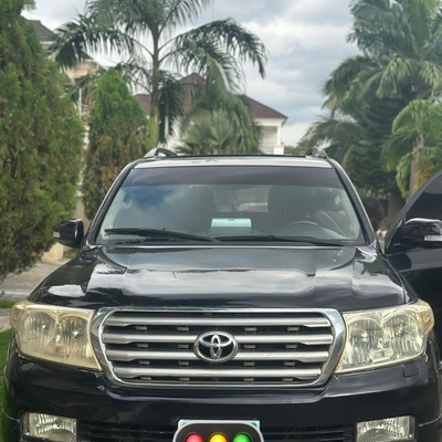 Neatly Maintained Toyota Landcruiser Jeep for Sell In Abuja