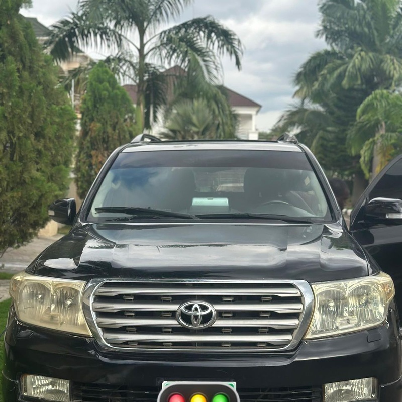 Neatly Maintained Toyota Landcruiser Jeep for Sell In Abuja image