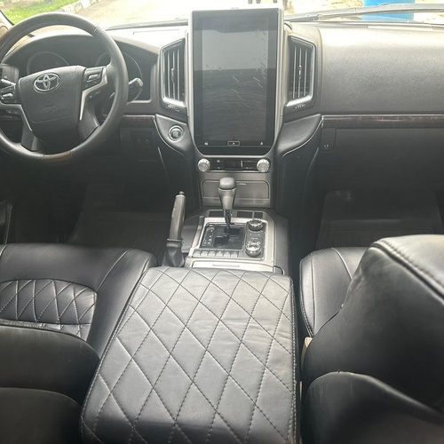 Neatly Maintained Toyota Landcruiser Jeep for Sell In Abuja