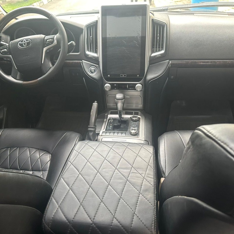 Neatly Maintained Toyota Landcruiser Jeep for Sell In Abuja image