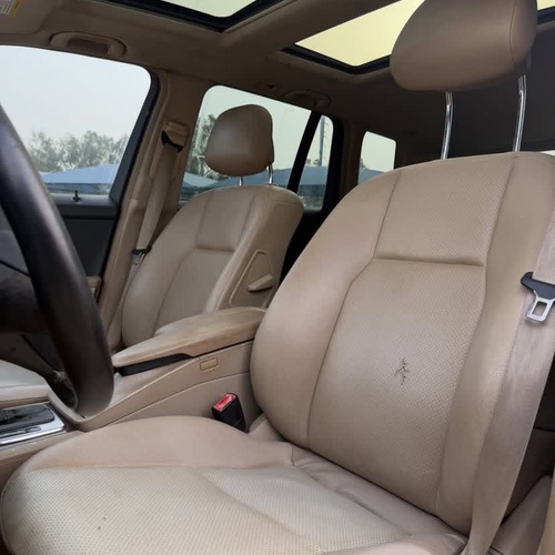 NEATLY USED 2011 MERCEDES GLK350 FOR SALE IN ABUJA