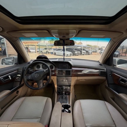 NEATLY USED 2011 MERCEDES GLK350 FOR SALE IN ABUJA