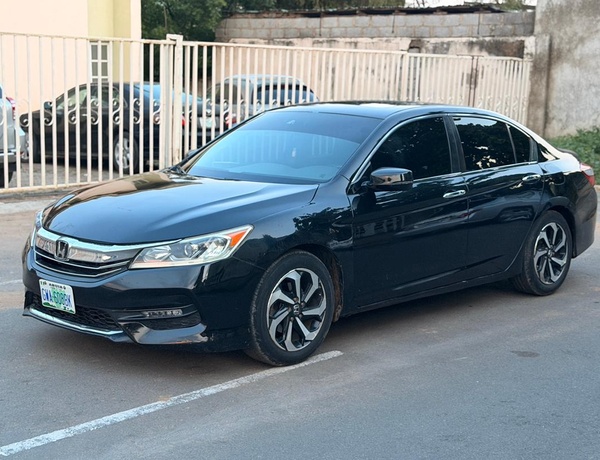 NEATLY USED 2016 HONDA ACCORD EXL FOR SALE IN ABUJA