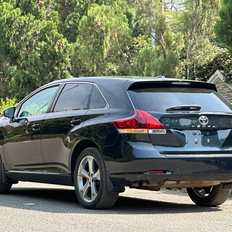 New Entry✨ Foreign Used 2014 Toyota VENZA LE for Sale In Abuja image
