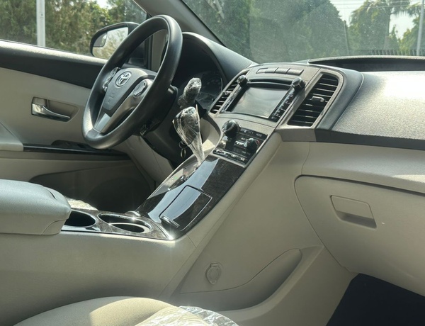 New Entry✨ Foreign Used 2014 Toyota VENZA LE for Sale In Abuja