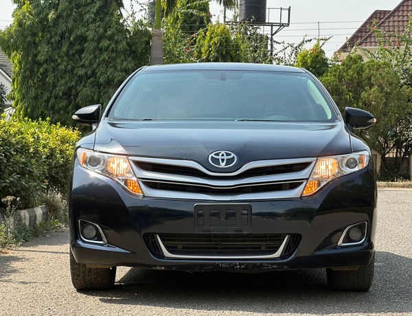 New Entry✨ Foreign Used 2014 Toyota VENZA LE for Sale In Abuja