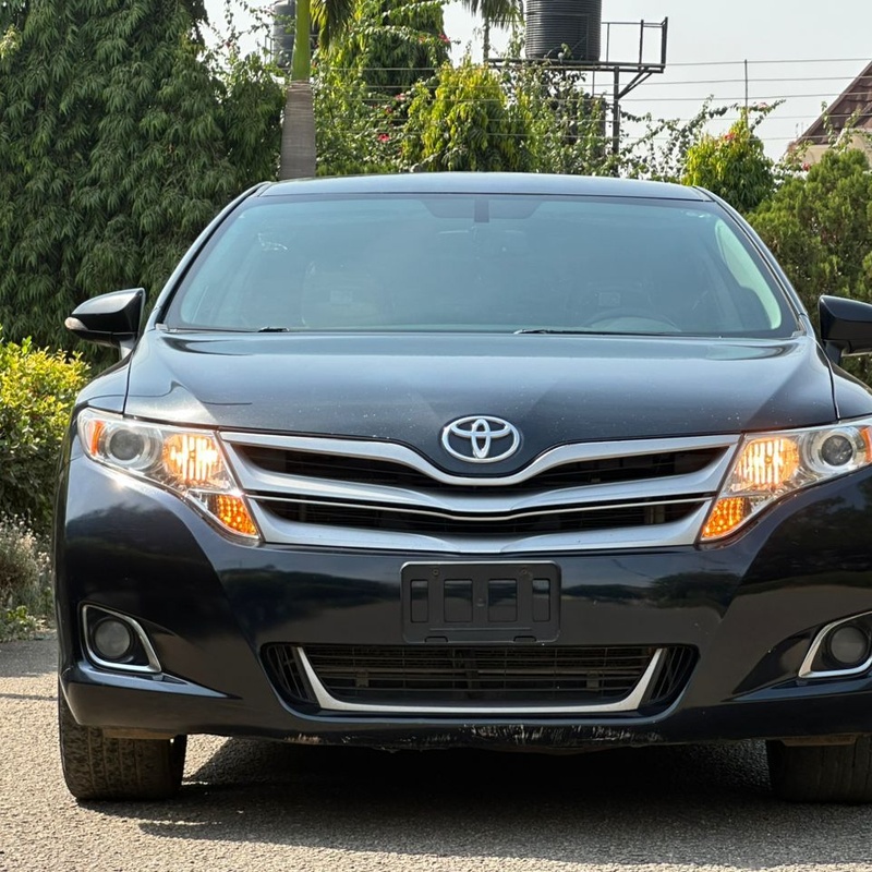 New Entry✨ Foreign Used 2014 Toyota VENZA LE for Sale In Abuja image