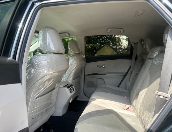 New Entry✨ Foreign Used 2014 Toyota VENZA LE for Sale In Abuja