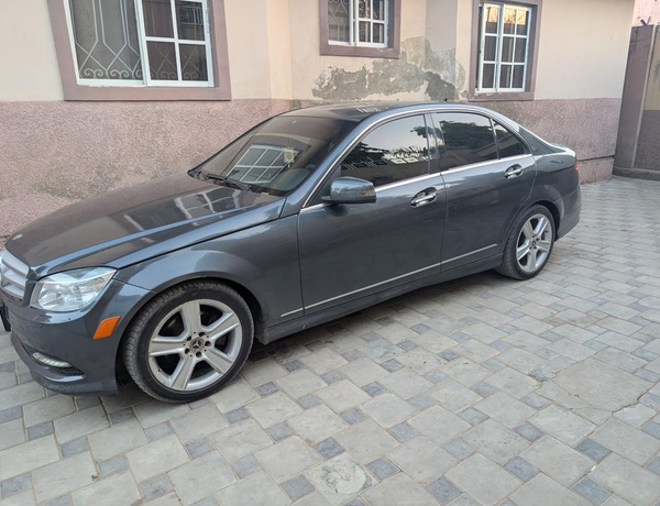 NIGERIAN USED 2011 MERCEDES BENZ C300 FOR SALE IN KANO