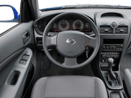 Nissan Almera image 2