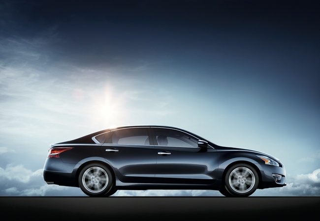 Nissan Altima image 3