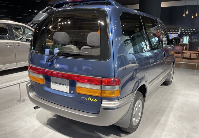 Nissan Vanette image 4