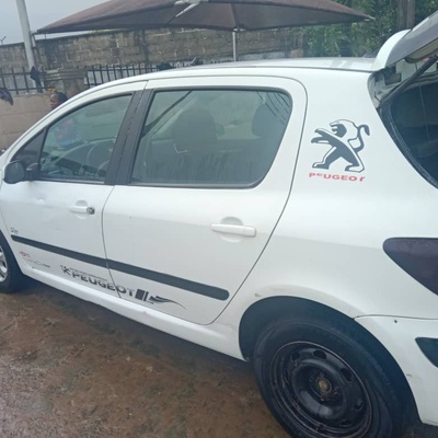 PEUGEOT 307 2000  FOR SALE  IN AKWA IBOM