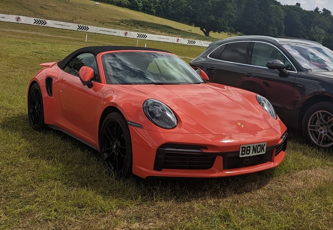 Porsche 911 image 2