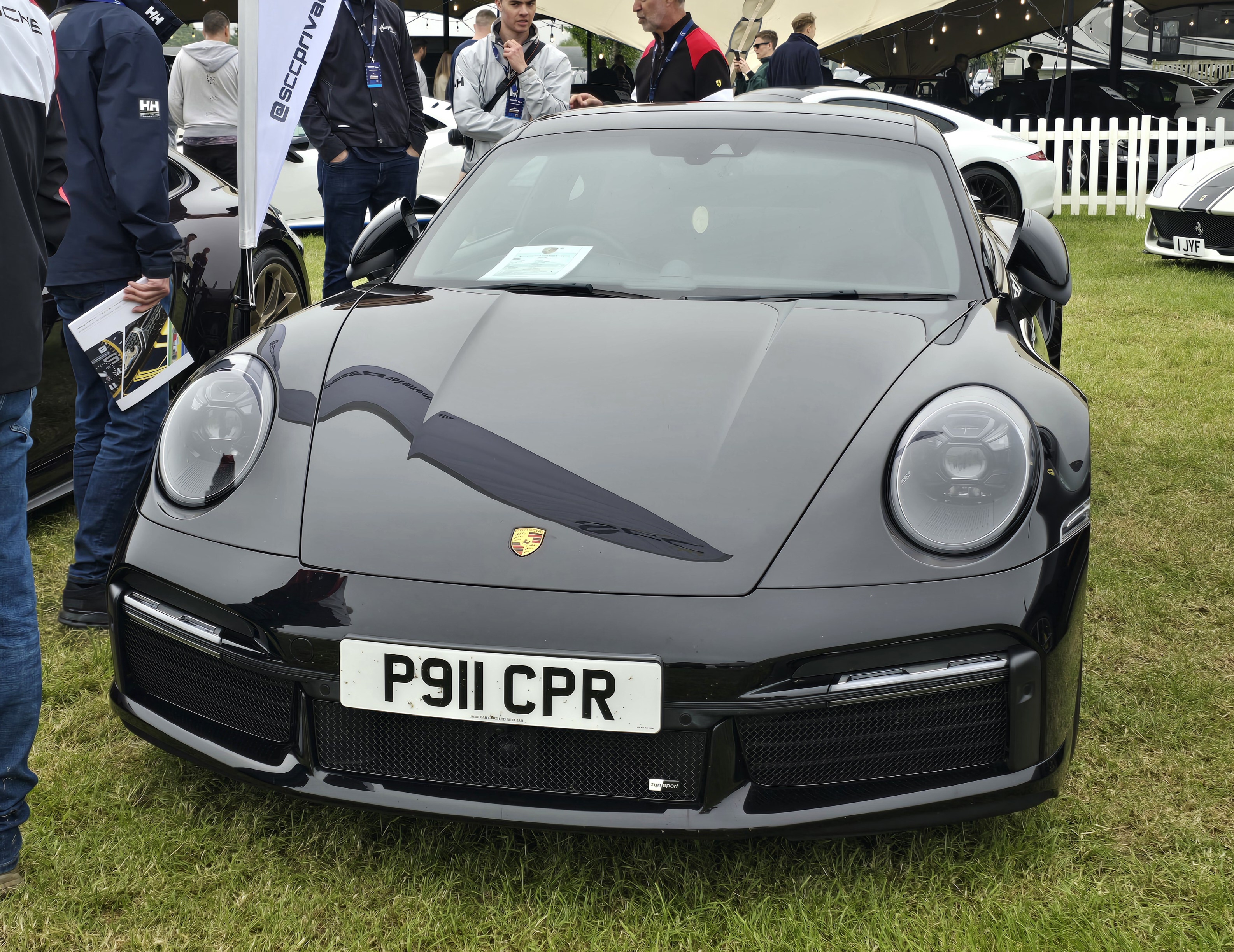 Porsche Review Image