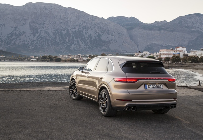 Porsche Cayenne Turbo image 5