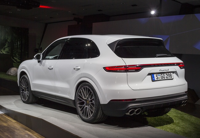 Porsche Cayenne Turbo S image 5