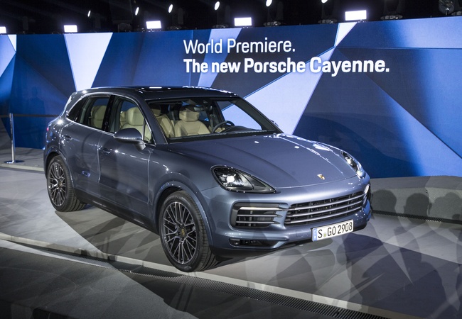 Porsche Cayenne Turbo S image 2