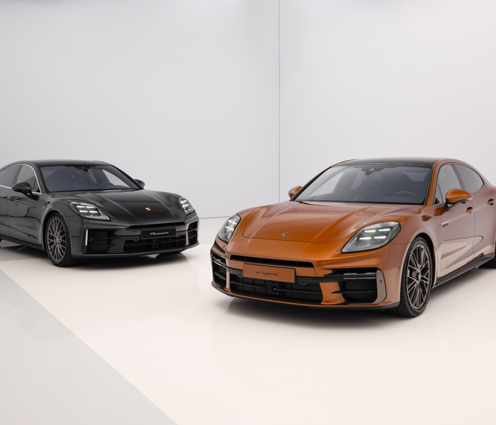 Porsche Panamera 4 logo Image