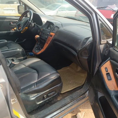 Registered 2002 Direct Rx300 Lexus jeep first body pan in Ikorodu