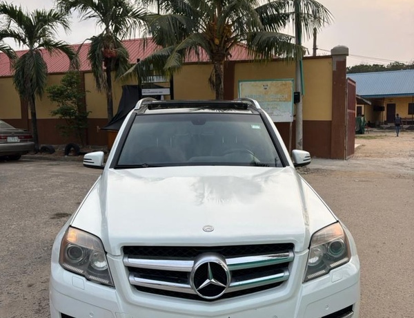 Registered Benz GLK 350 2012 in Yaba