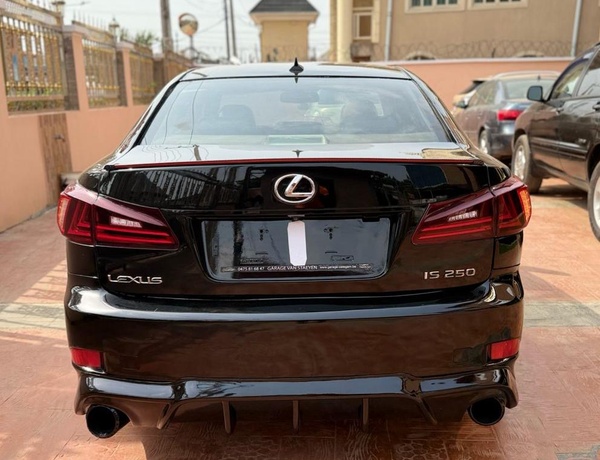 Registered Lexus is250 2009