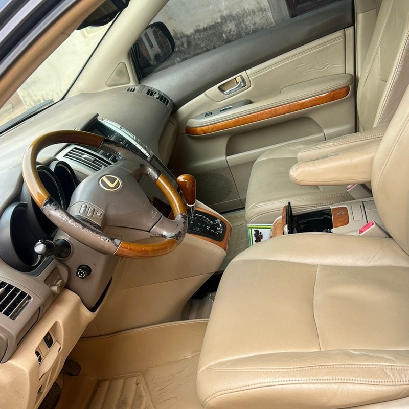 Registered Lexus Rx 330 2005 image