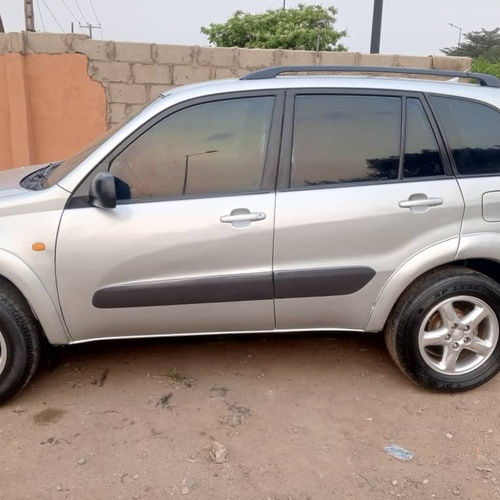 Registered Toyota RAV4 2004