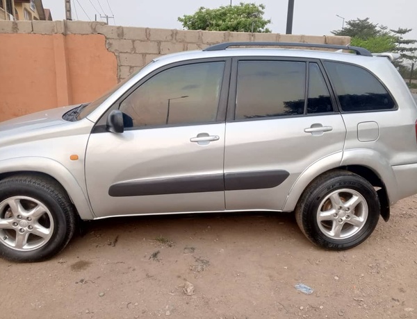 Registered Toyota RAV4 2004