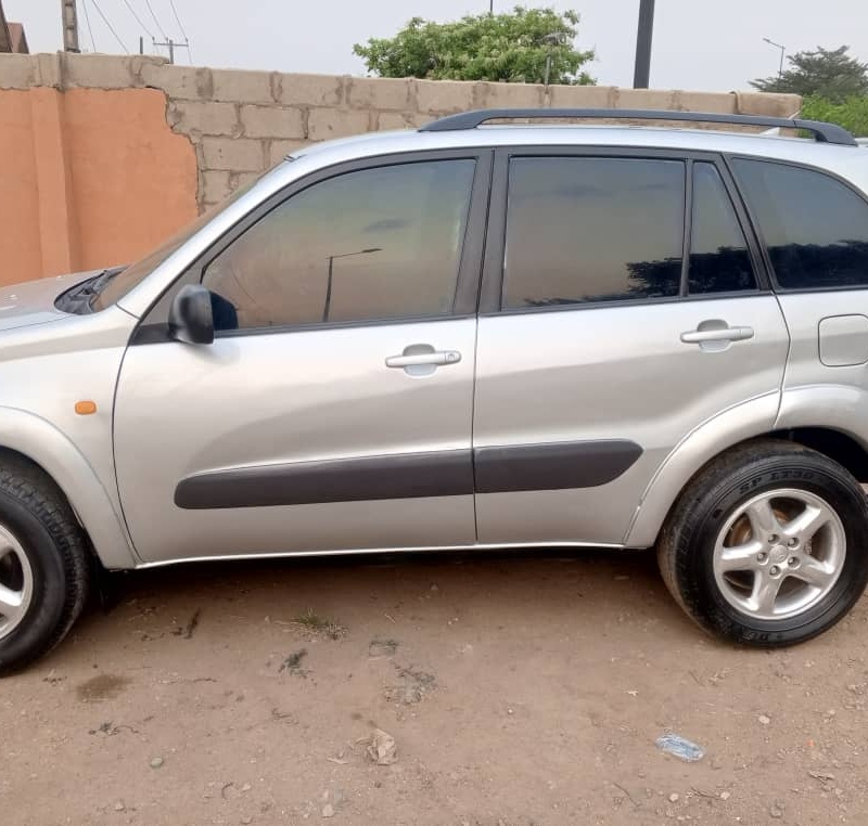 Registered Toyota RAV4 2004 image