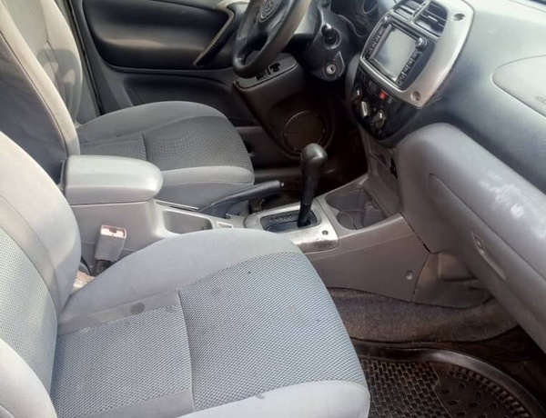 Registered Toyota RAV4 2004