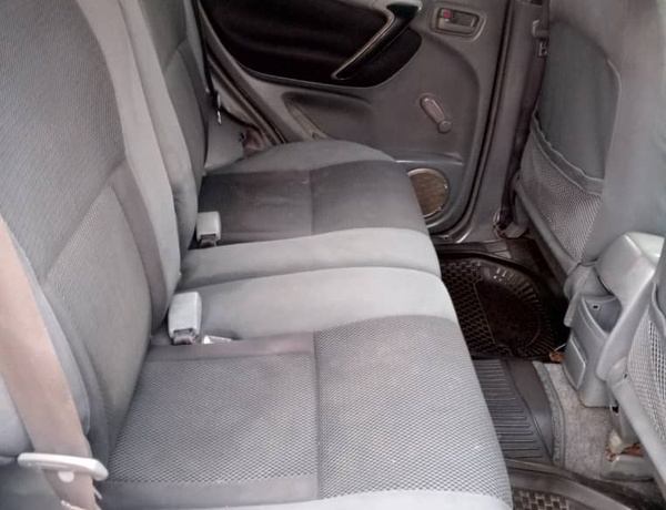 Registered Toyota RAV4 2004