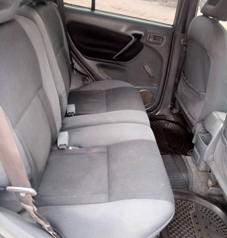 Registered Toyota RAV4 2004 image