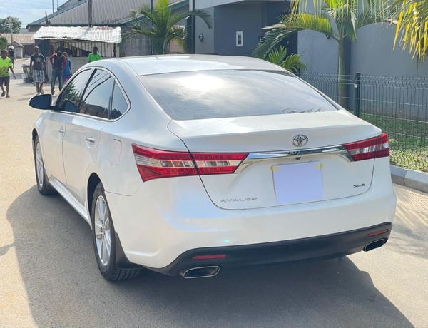 Sharp 2014 Toyota Avalon XLE for Sale In Rivers