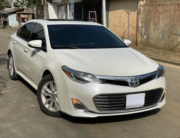 Sharp 2014 Toyota Avalon XLE for Sale In Rivers