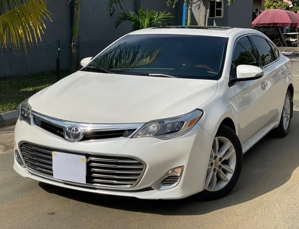Sharp 2014 Toyota Avalon XLE for Sale In Rivers