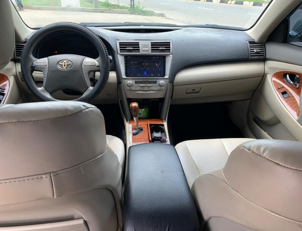 Slightly Used 2009 Toyota Camry Spider XLE for Sale In Imo 