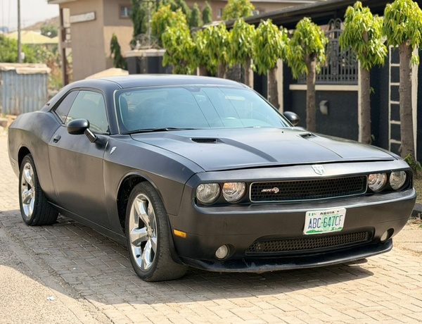 Standard Registered 2013 Dodge Challenger For Sale In Abuja