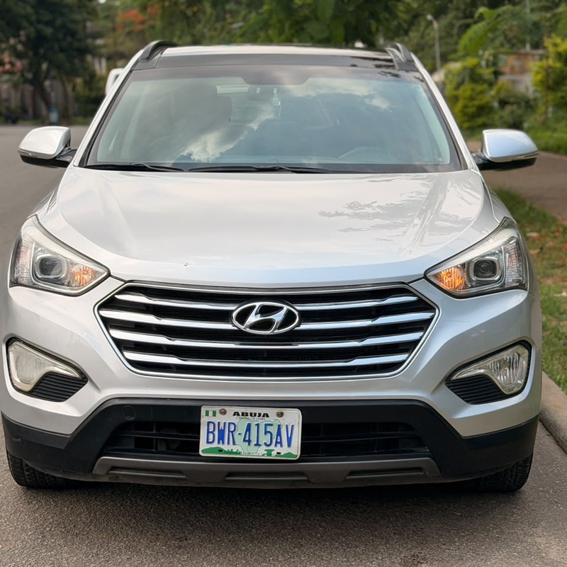 SUPER CLEAN  2015 HYUNDAI SANTAFE AWD FOR SALE IN ABUJA image