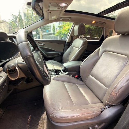 SUPER CLEAN  2015 HYUNDAI SANTAFE AWD FOR SALE IN ABUJA