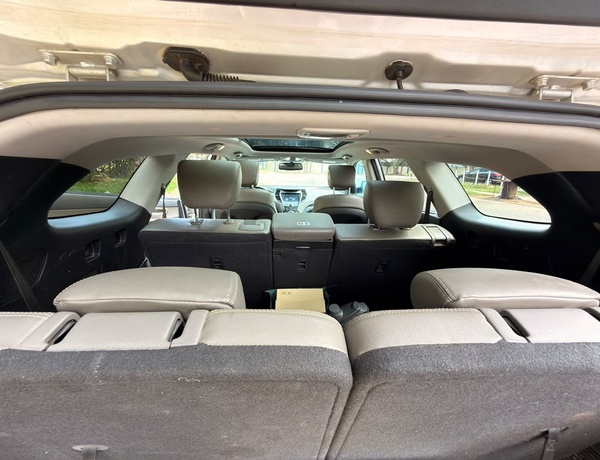 SUPER CLEAN  2015 HYUNDAI SANTAFE AWD FOR SALE IN ABUJA