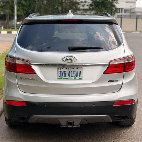 SUPER CLEAN  2015 HYUNDAI SANTAFE AWD FOR SALE IN ABUJA