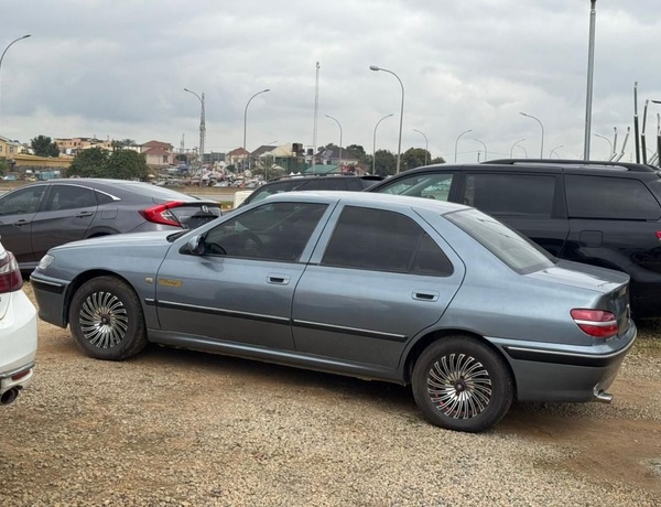 SUPER CLEAN AUTOMATIC PEUGEOT 406 FOR SALE IN ABUJA