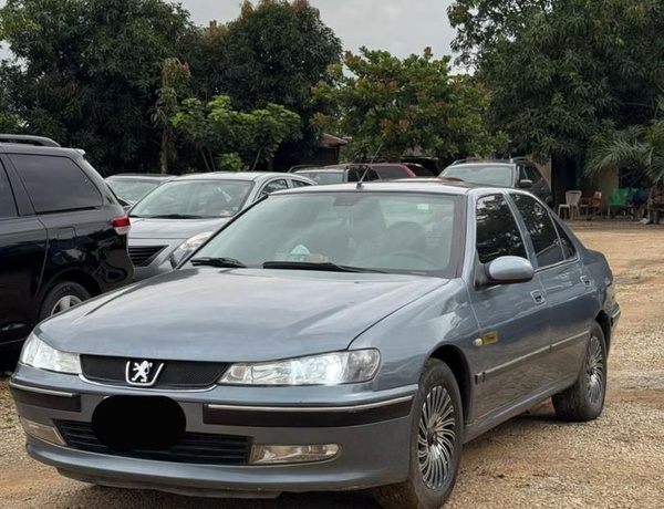 SUPER CLEAN AUTOMATIC PEUGEOT 406 FOR SALE IN ABUJA