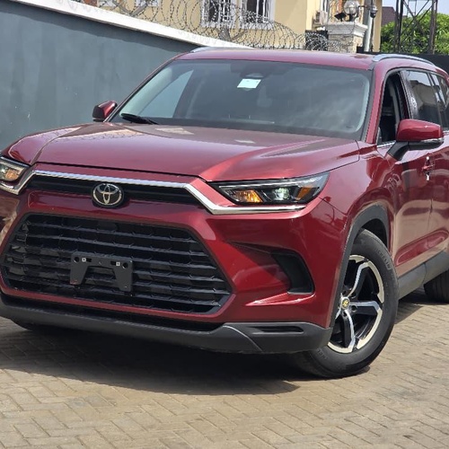 Foreign Used 2024 Toyota Highlander XLE for Sale In Lagos