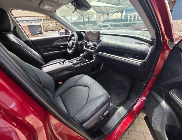 Foreign Used 2024 Toyota Highlander XLE for Sale In Lagos