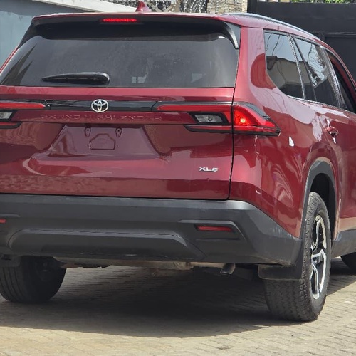 Foreign Used 2024 Toyota Highlander XLE for Sale In Lagos