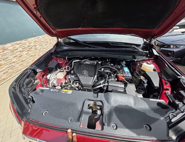 Foreign Used 2024 Toyota Highlander XLE for Sale In Lagos