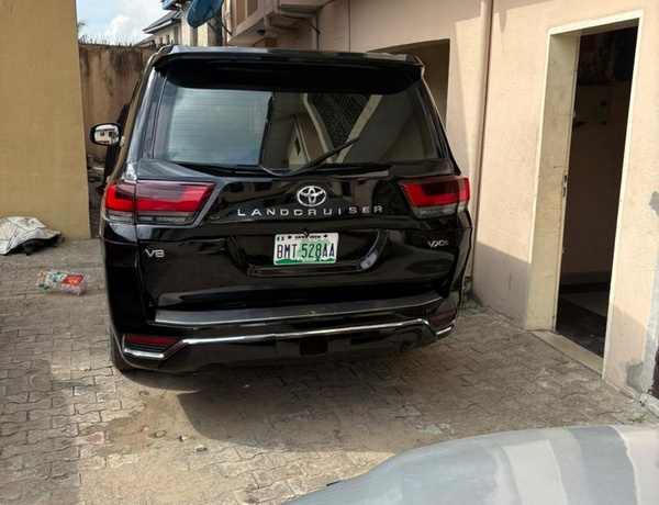 TOKS GRADE 2003 UPGRADE TO 2022 LAND CRUISER AVAILABLE IN PH